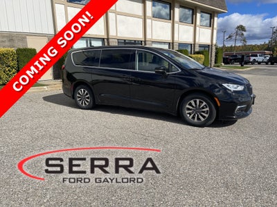 2024 Chrysler Pacifica Hybrid Select