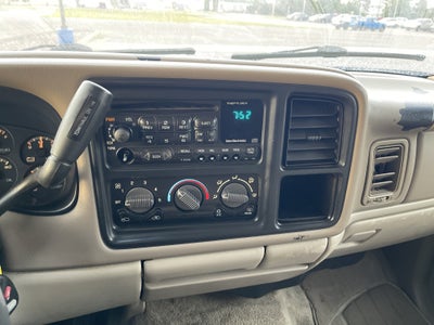 2001 Chevrolet Suburban LS