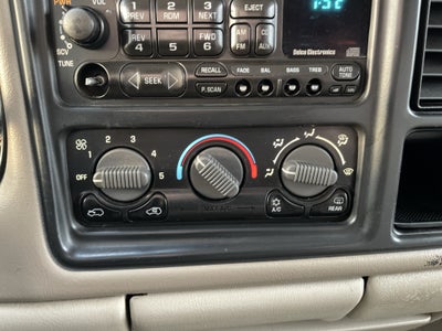 2001 Chevrolet Suburban LS