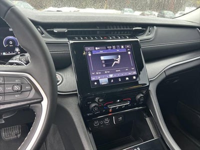 2023 Jeep Grand Cherokee L Laredo 4x4