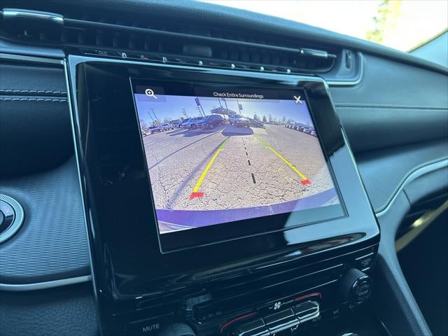 2023 Jeep Grand Cherokee L Laredo 4x4