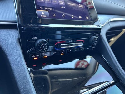 2023 Jeep Grand Cherokee L Laredo 4x4