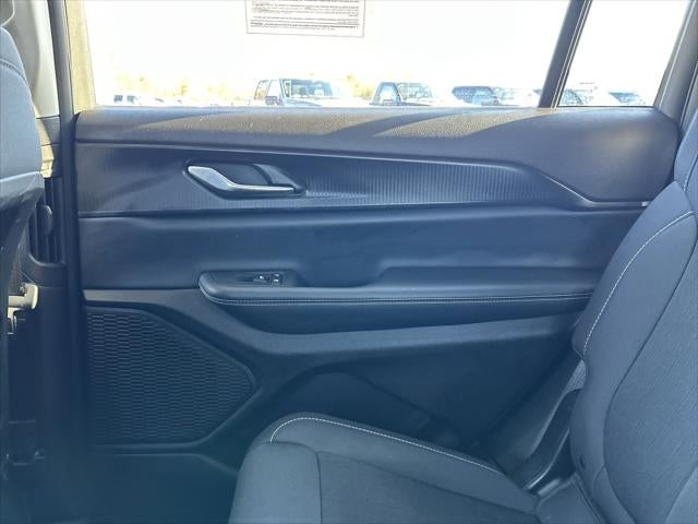 2023 Jeep Grand Cherokee L Laredo 4x4