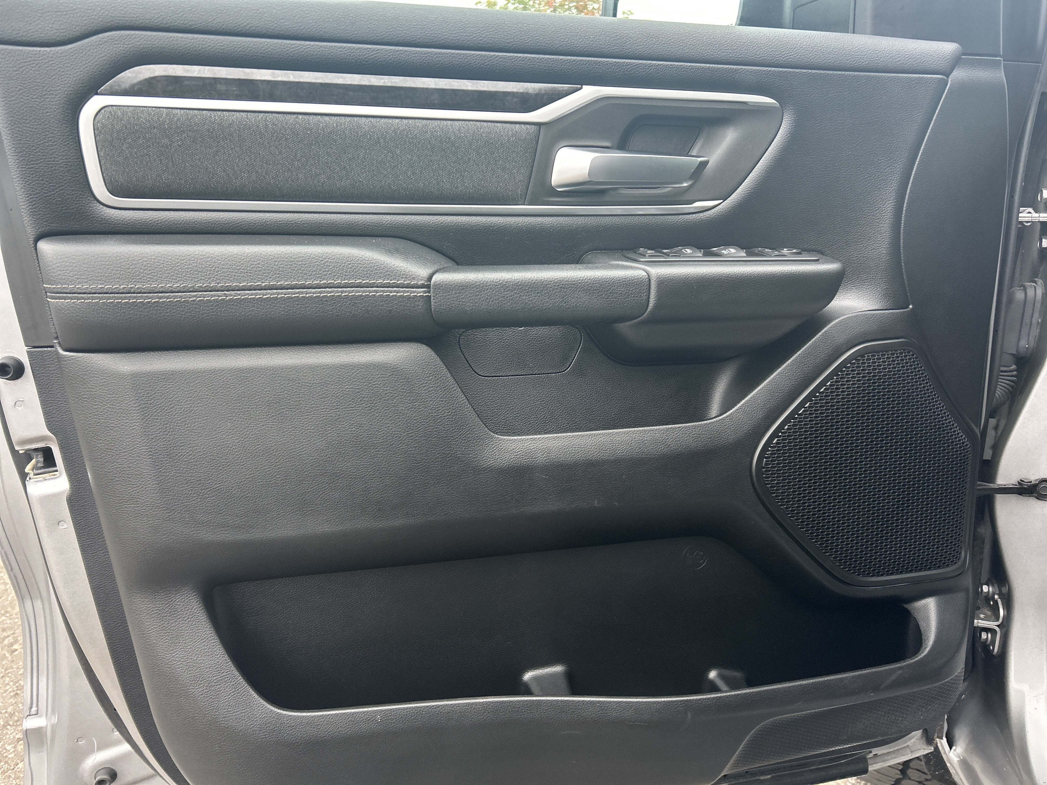 2020 RAM 1500 Big Horn Crew Cab 4x4 5'7' Box