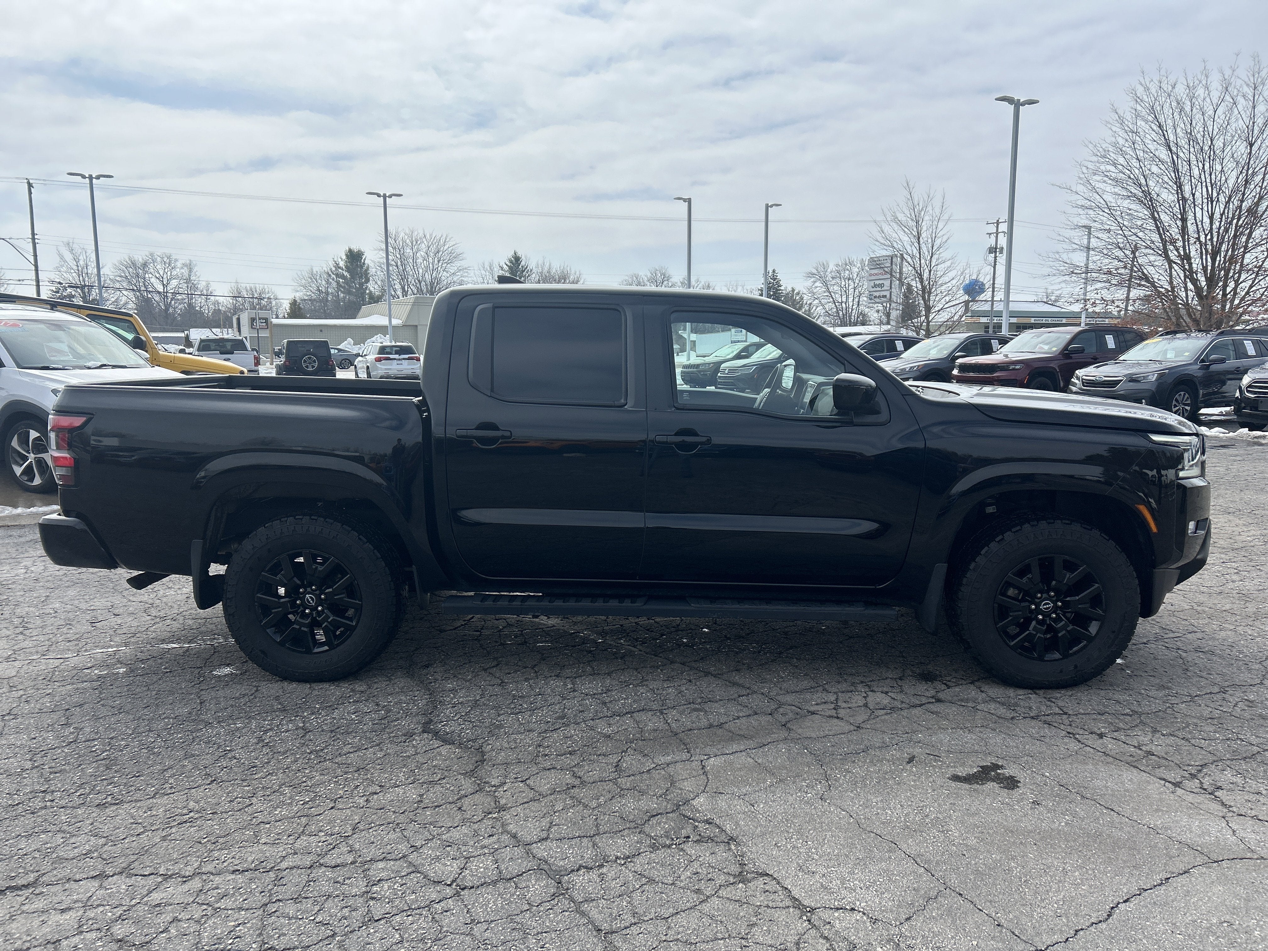 2023 Nissan Frontier SV